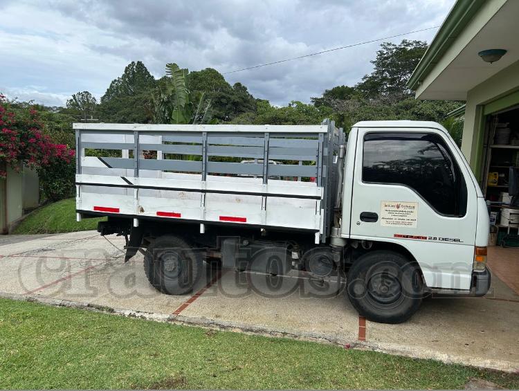 2000 Isuzu NKR