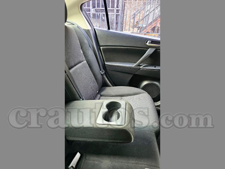 2012 Mazda 323 - foto 4