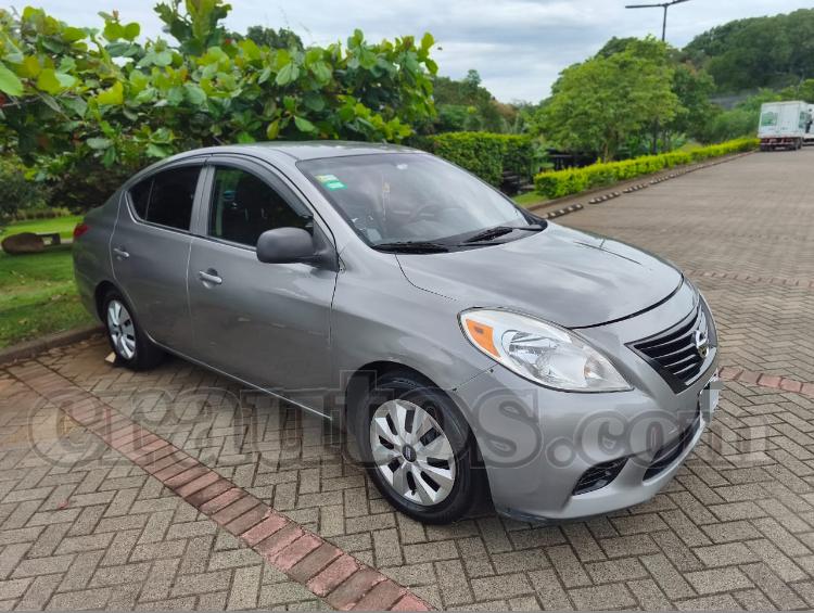 2012 Nissan Versa - foto 4