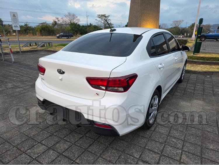 2020 Kia Rio - foto 2