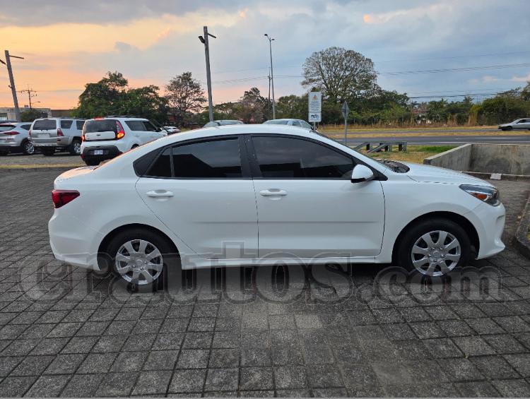 2020 Kia Rio - foto 3