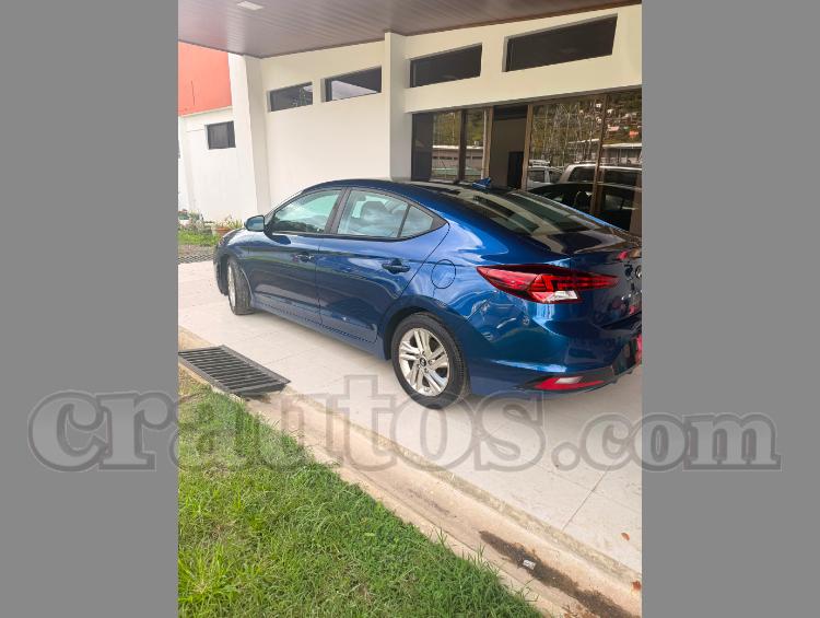 2019 Hyundai Elantra - foto 2