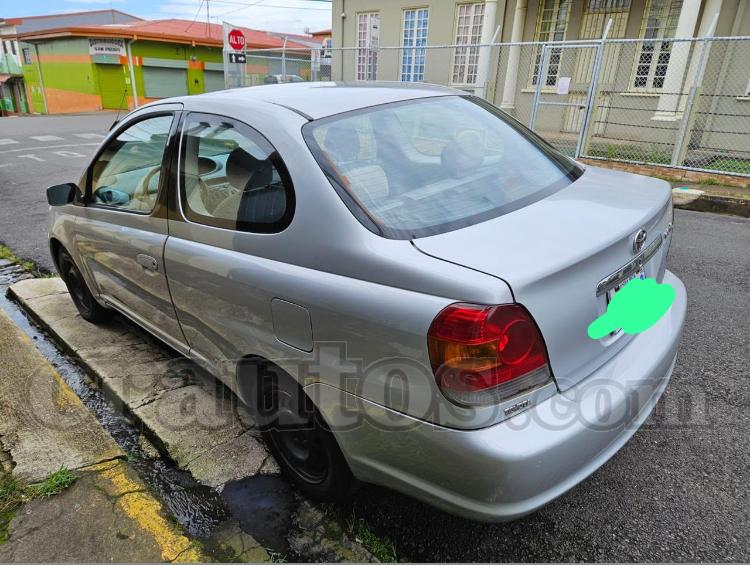 2003 Toyota Echo - foto 2