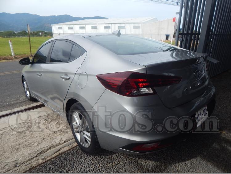 2020 Hyundai Elantra - foto 3