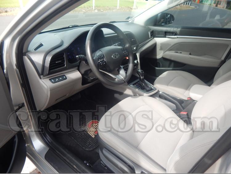 2020 Hyundai Elantra - foto 5