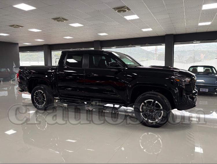 2024 Toyota Tacoma - foto 2