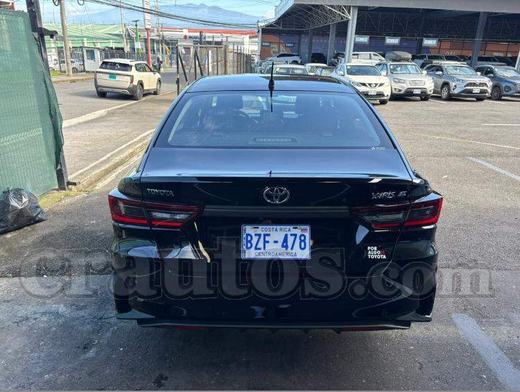 2024 Toyota Yaris - foto 2