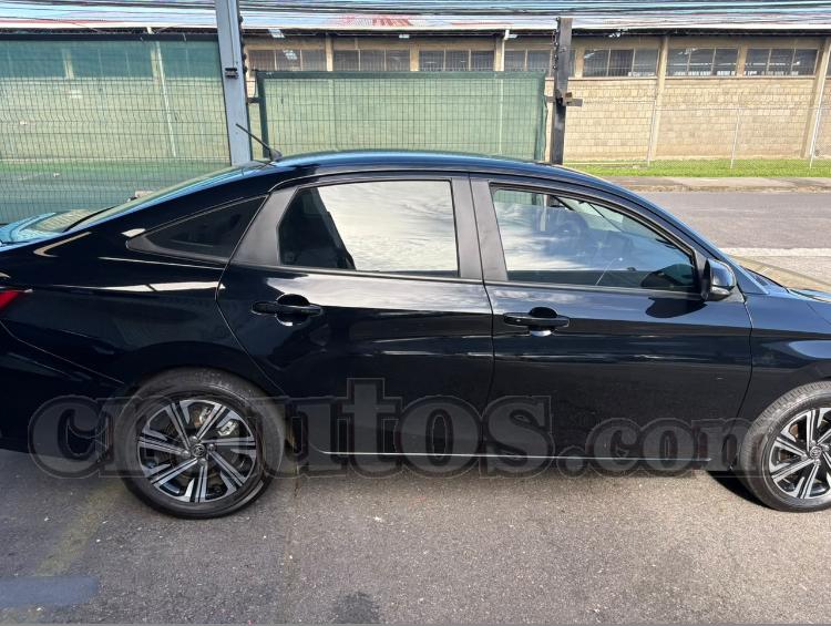 2024 Toyota Yaris - foto 3