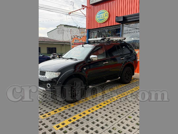 2010 Mitsubishi Montero - foto 3
