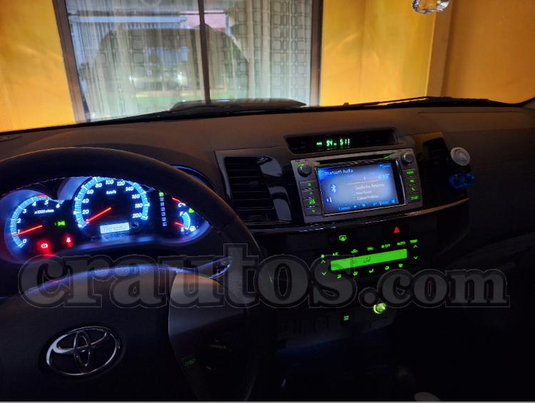 2012 Toyota Fortuner - foto 3