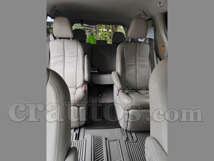 2014 Toyota Sienna - foto 3