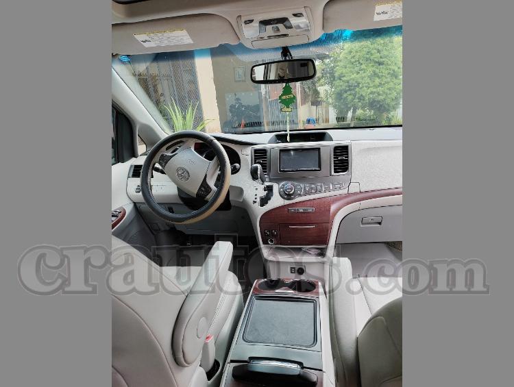 2014 Toyota Sienna - foto 4