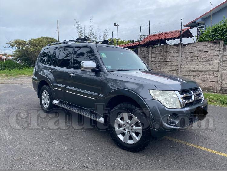 2015 Mitsubishi Montero - foto 2
