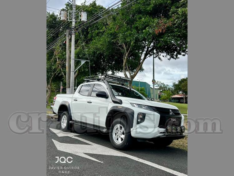 MITSUBISHI L200 2023