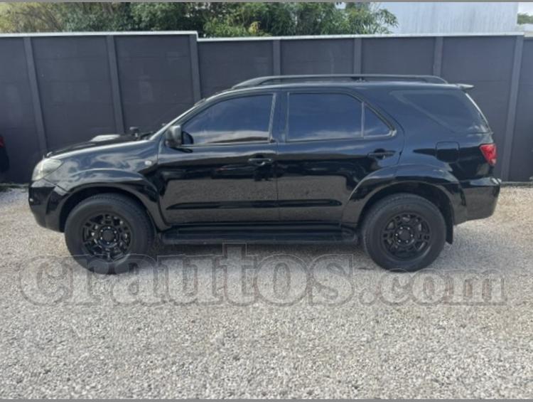 2007 Toyota Fortuner - foto 3