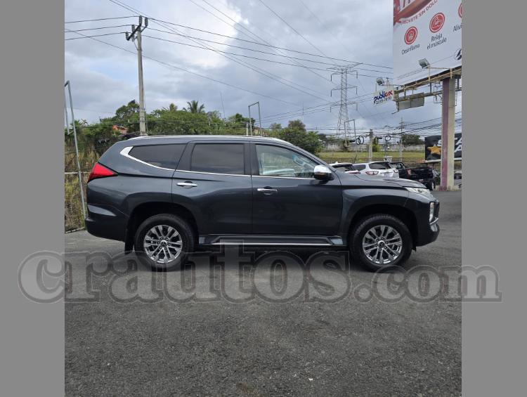 2023 Mitsubishi Montero - foto 3