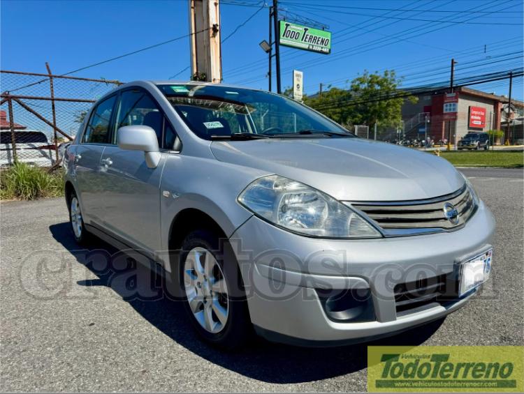 NISSAN TIIDA 2011