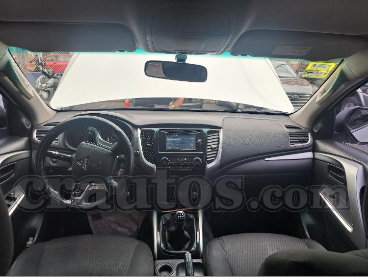 2017 Mitsubishi Montero - foto 5