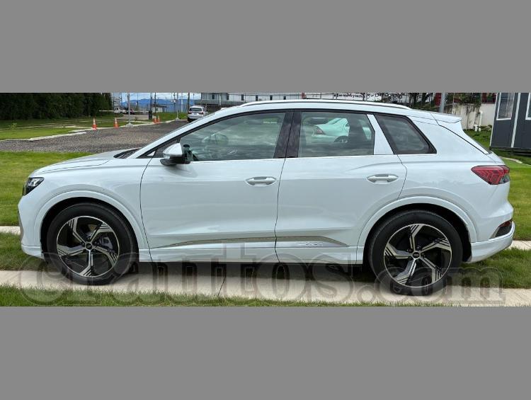 2025 Audi Q4 e-tron - foto 3